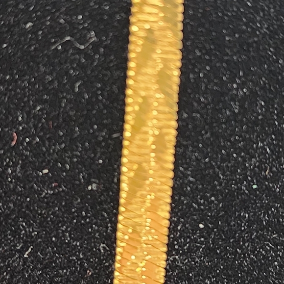 Avon Gold Herringbone Chain Necklace - Picture 6 of 12